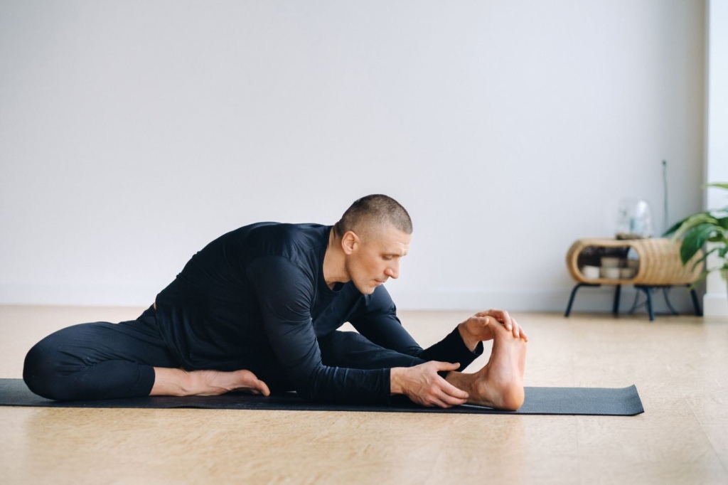 The 7 Best Morning Stretches for Men