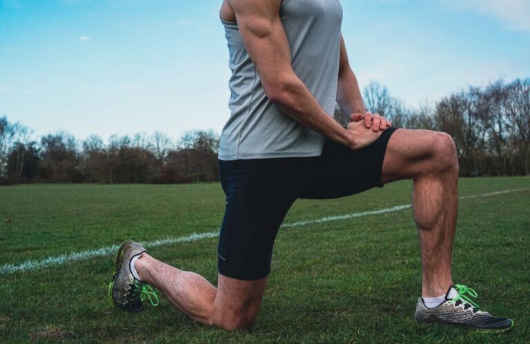 How to Perform the Half-Kneeling Hip Flexor Stretch Correctly