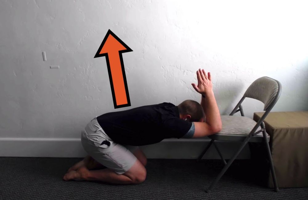 Kneeling Lat Stretch